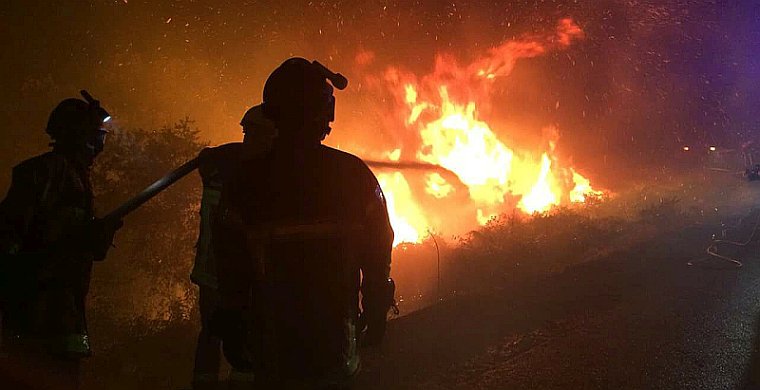 Korsika: Mittelmeerraum in Flammen