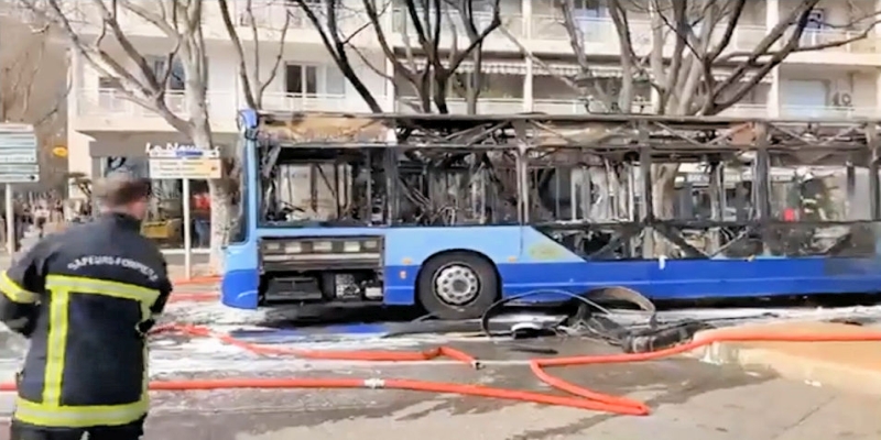Bastia Linienbus ausgebrannt